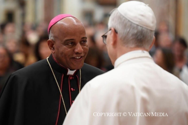 Obispo con el Papa